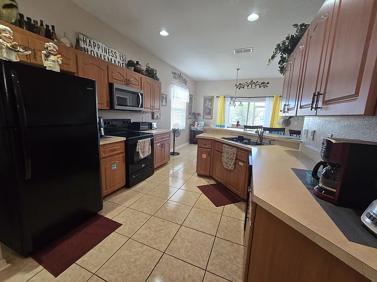 219 Cloverdale Rd — Photo 10