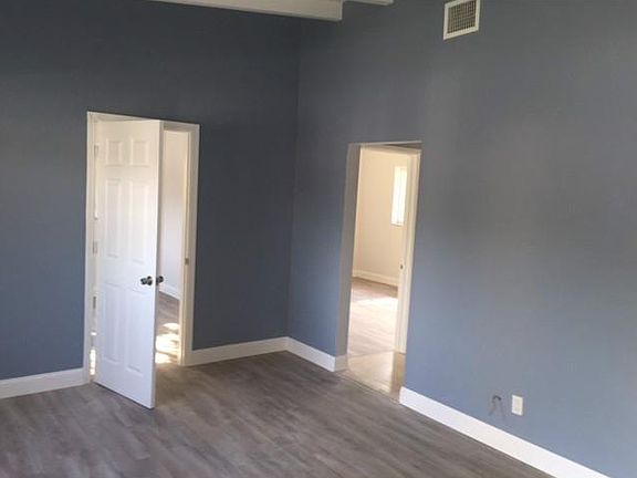 3rd image of 537 NE 133rd St