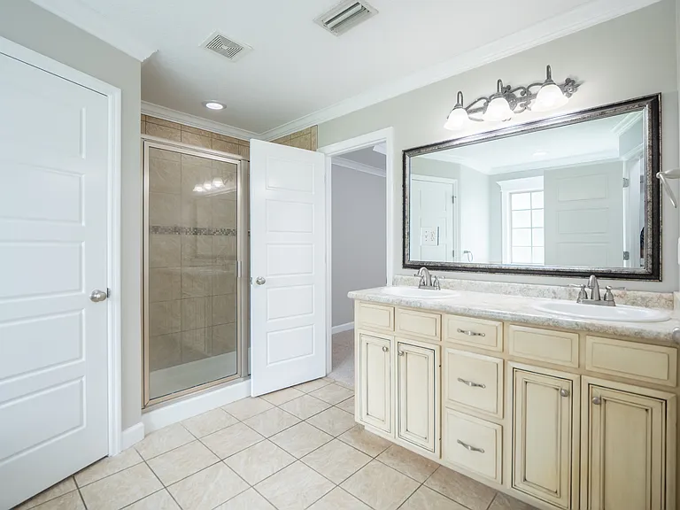 4251 Shadow Garden Dr — Photo 27