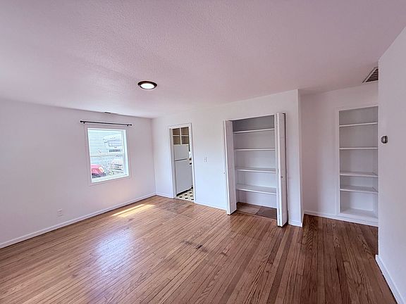 5th image of 9823 31st Ave SW