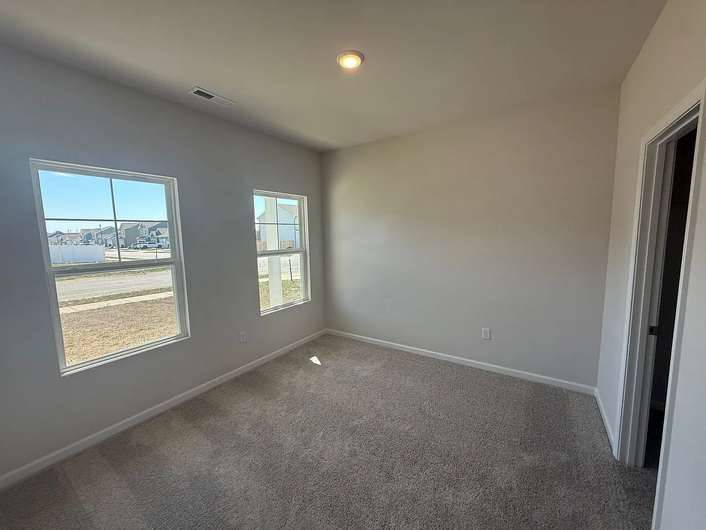 595 Merit Street — Photo 4
