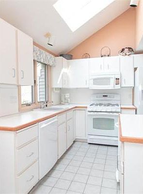 5th image of 12 Dogwood Cir