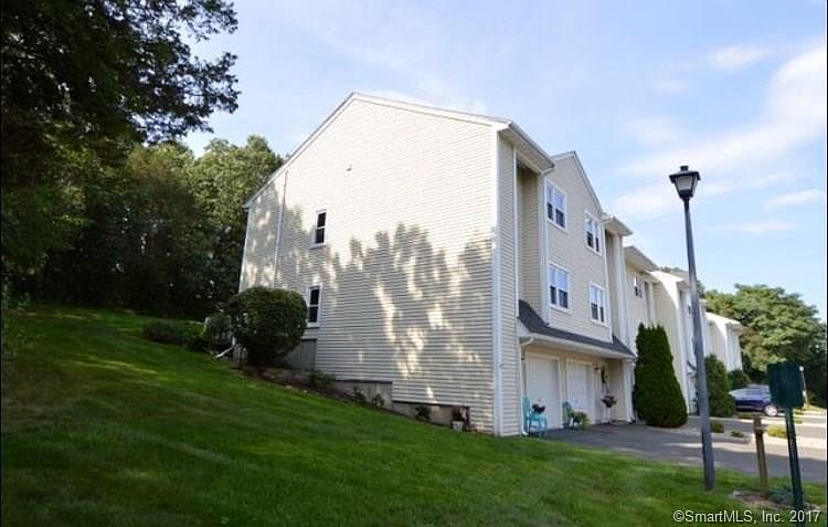 1st image of 501 Carlton Ln