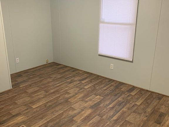 2nd image of 1235 Daffodil Dr SW