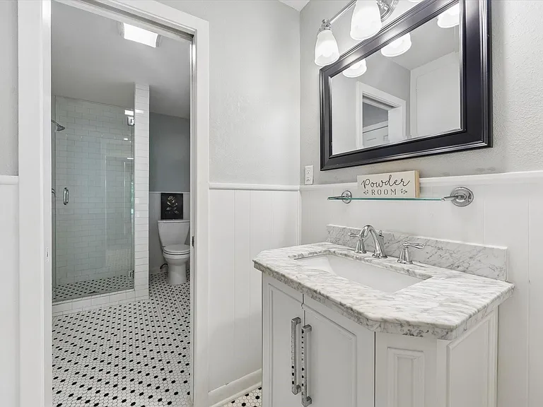 5242 Beechnut St — Photo 24