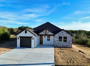 5831 Barkridge Dr, Granbury, TX 76048