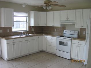 913 SE 14th Ter, Cape Coral, FL 33990