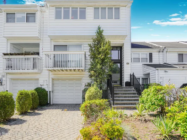 24 Hampton Grn, Staten Island, NY 10312