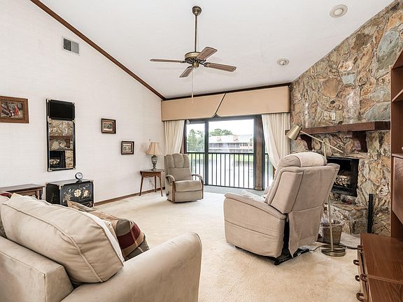 5th image of 108 SE Crestwood Circle #1-8