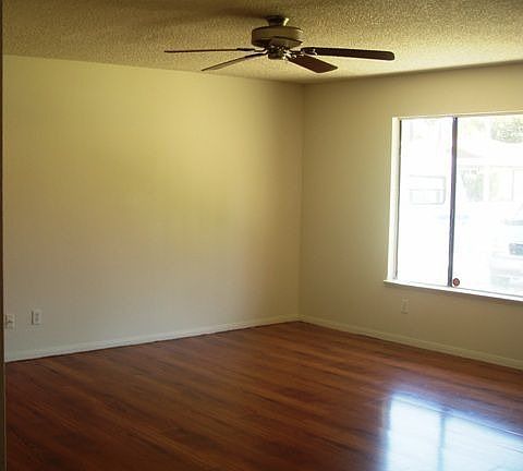 Living Room / Dining area