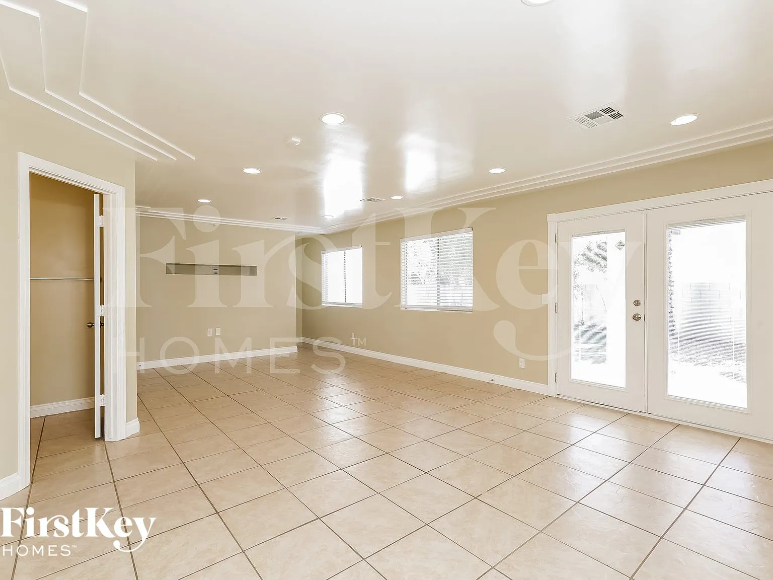3 bed, 2.5 bath, 1743 sqft, $2,370 — Photo 4