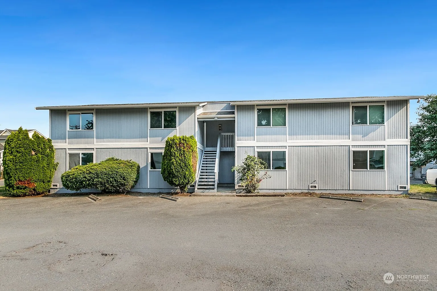2302 I Street NE photo 1