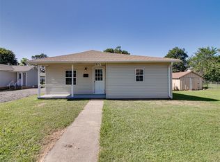211 E 2nd St, Stroud, OK 74079