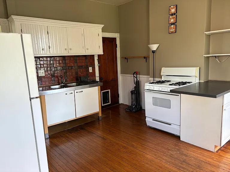 59 Bainbridge Ave — Photo 9