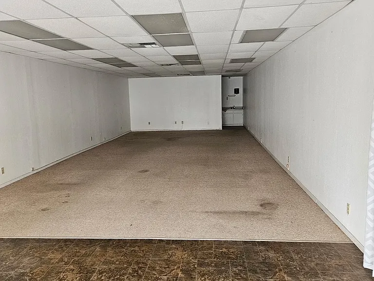 111 W Main St — Photo 13