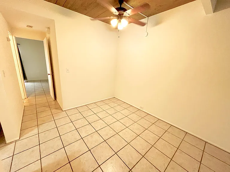 1900 E Baristo Rd #6 — Photo 4