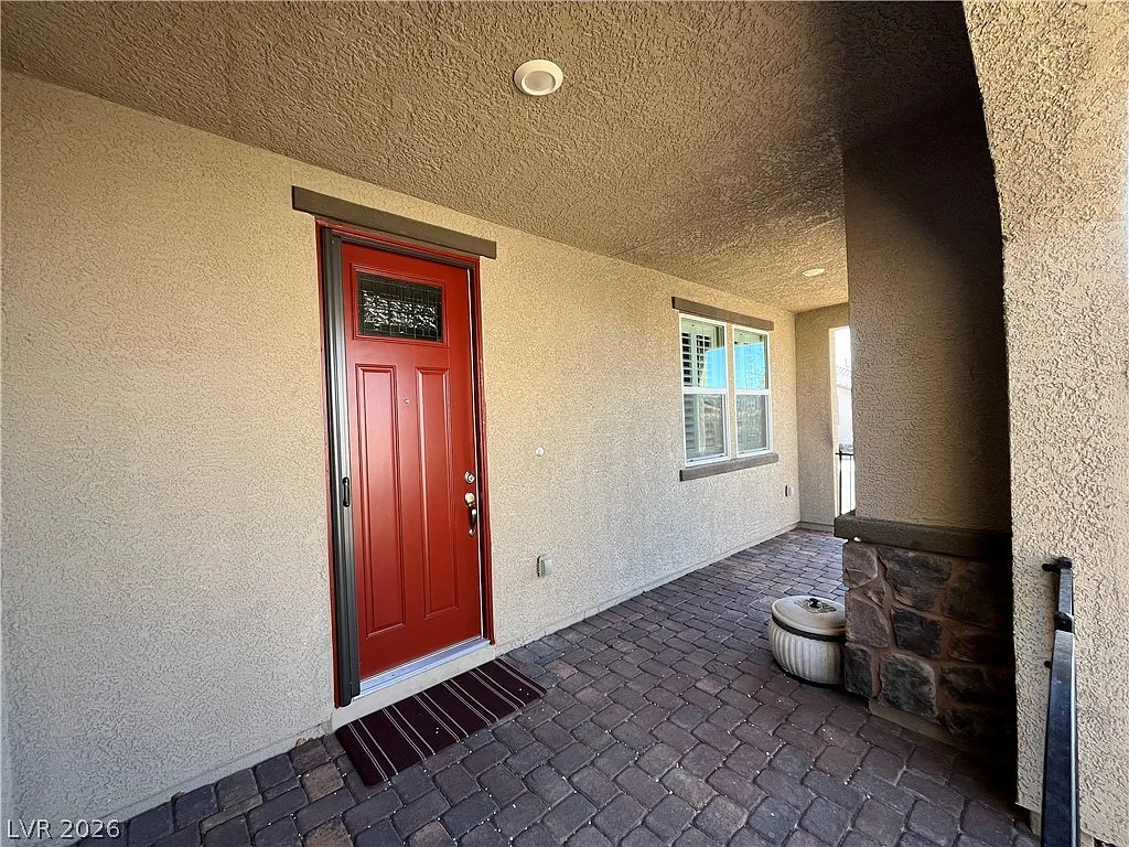 3 bed, 2.5 bath, 1598 sqft, $2,100 — Photo 3