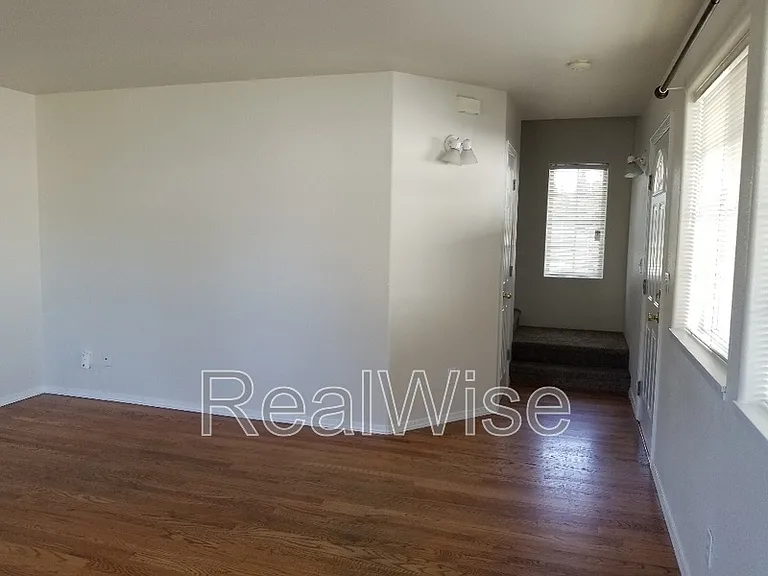 1527 Hamilton Ln — Photo 8