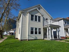 3835 Monroe St, Toledo, OH