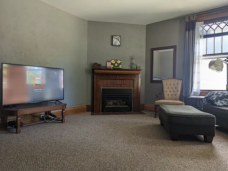 434 E Chapin St — Photo 16