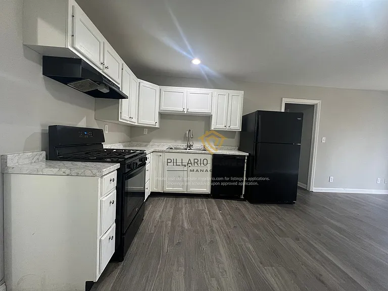 8523 E 42nd St — Photo 23