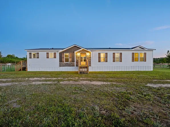21990 Creekfront Dr, Robertsdale, AL 36567