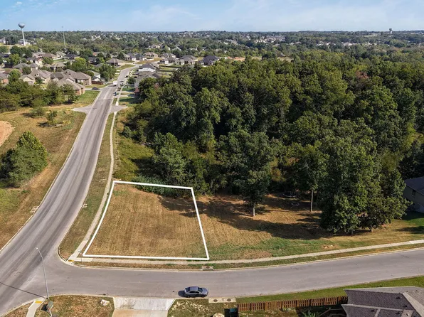 857 E Richmond Way, Nixa, MO 65714