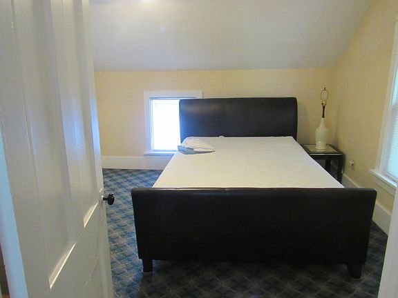 3rd image of 532 Oak St APT C