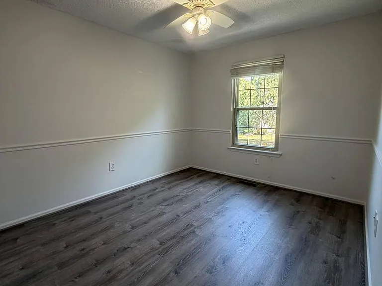 7 Stuart Dr #3 — Photo 26
