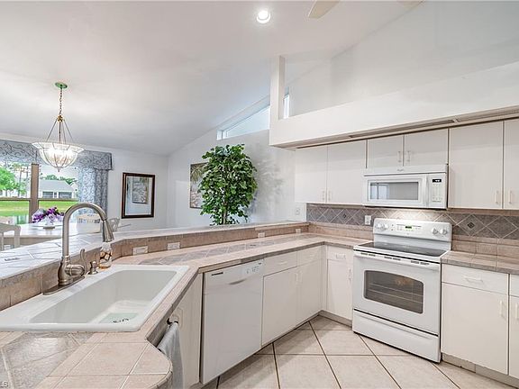 4th image of 17950 Castle Harbor Dr