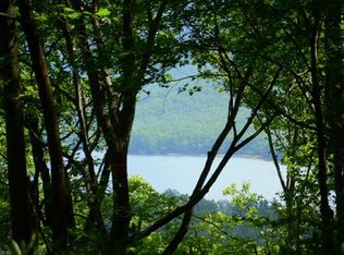 182 Glasgow Trl, Black Mountain, NC 28711