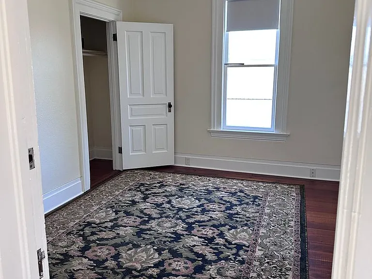 942 G St — Photo 32