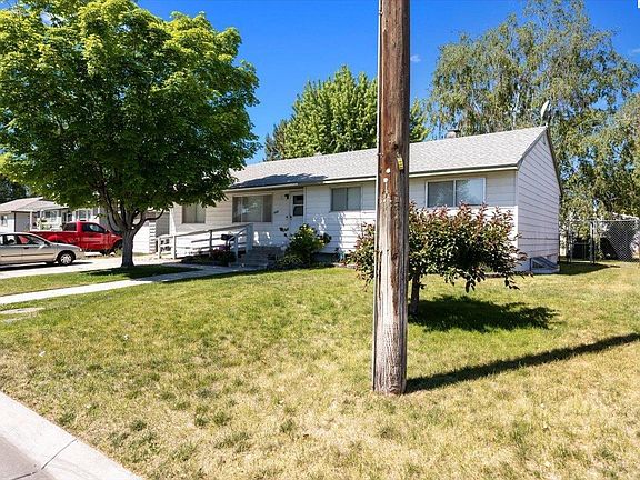 3rd image of 1925 Everest Ave