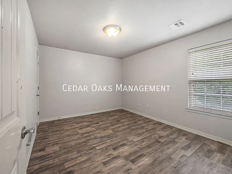 1308 S C Ct — Photo 15