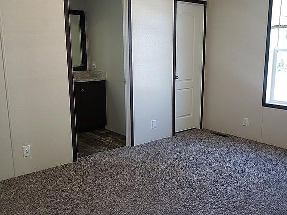 4th image of 6881 Vinewood Ave NE