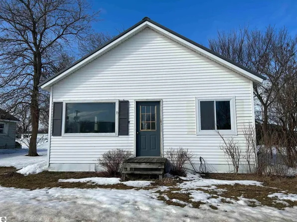 9754 N Front St, Mancelona, MI 49659