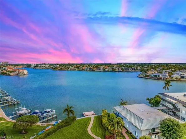 3420 Gulf Shore BLVD N #32, NAPLES, FL 34103