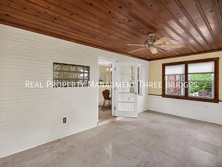 130 S Barat Ave — Photo 17