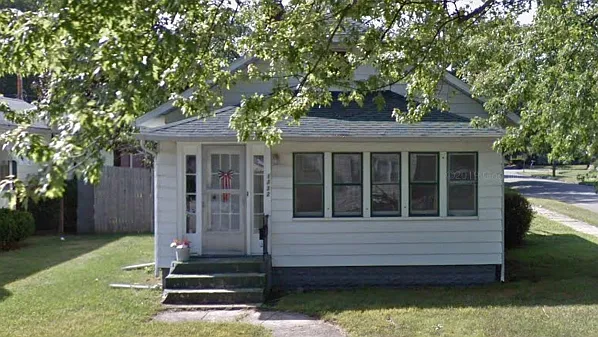 1332 E Donald St