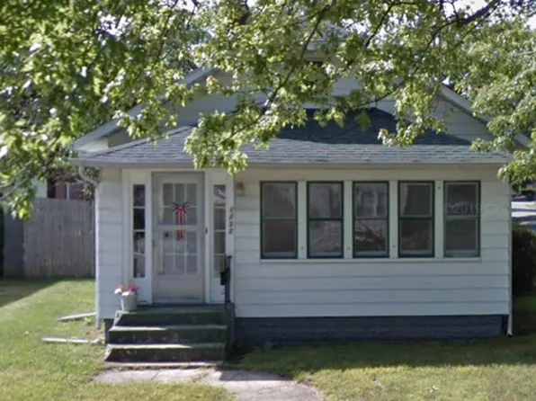 1332 E Donald St, South Bend, IN 46613