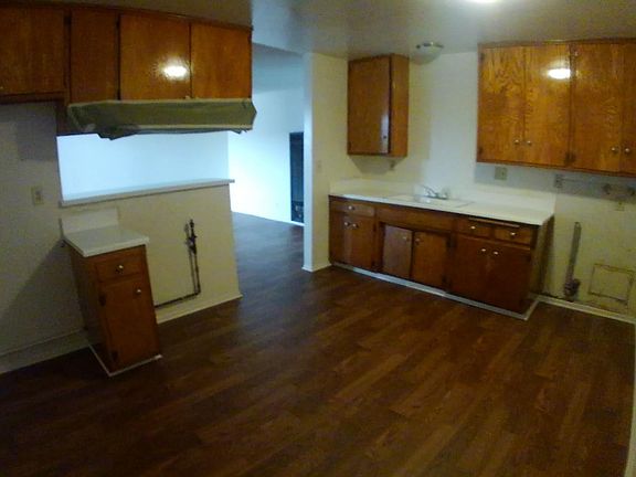 2nd image of 1236 W Gardena Blvd APT D