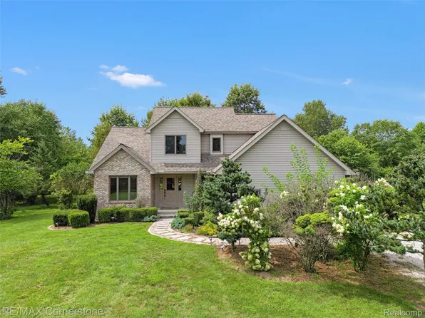 12701 Capernall Rd, Carleton, MI 48117