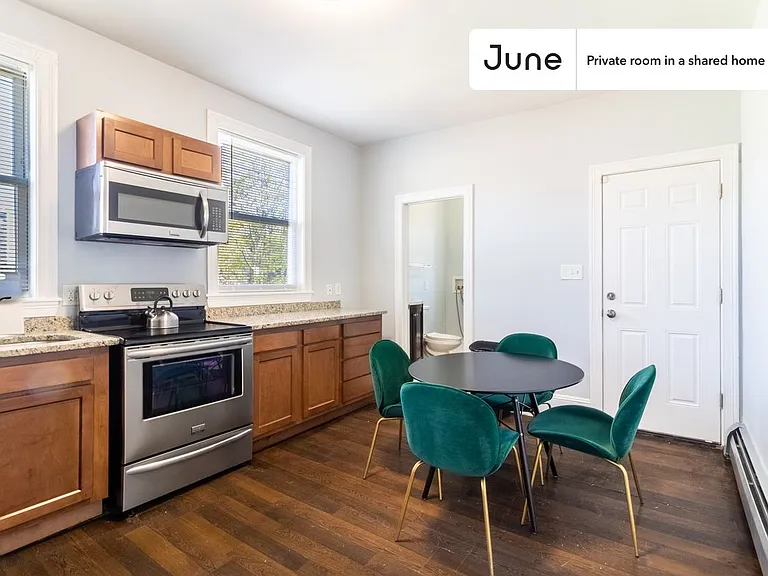 16 Glenway St #B — Photo 9