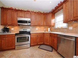 6 Michael Ave, Bellport, NY 11713