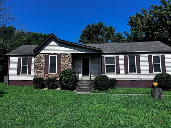 584 Blake Moore Dr, La Vergne, TN 37086