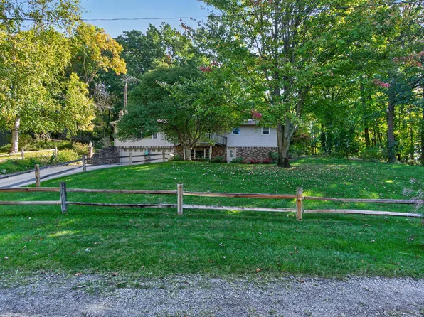 105 Southwood Dr, Jerome, MI 49249