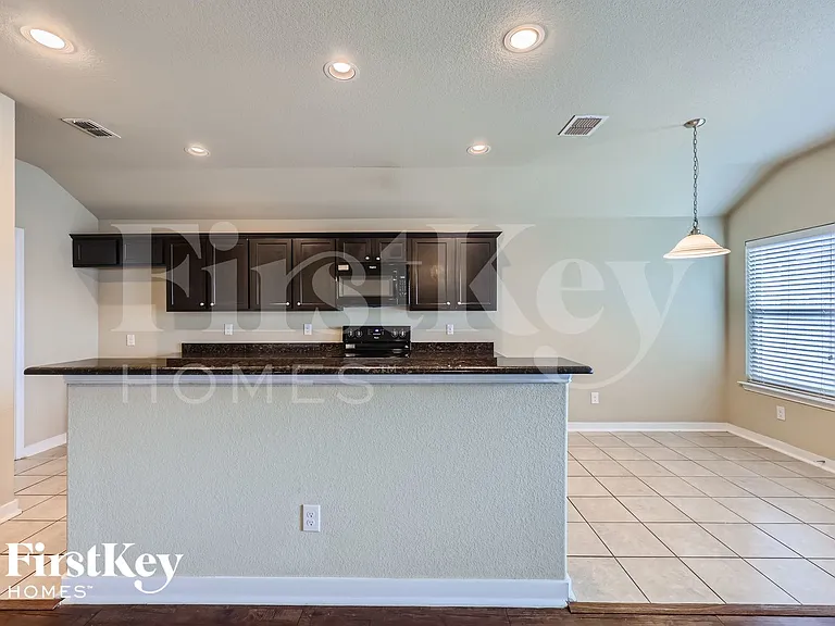 3613 Cayman Dr — Photo 12