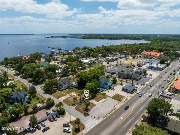 208 N ORANGE Avenue N, Green Cove Springs, FL 32043