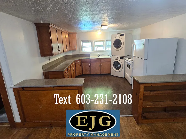 24 Crescent St #4D — Photo 1