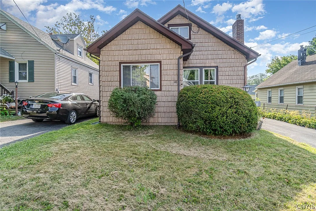 2 bed, 1.0 bath, 976 sqft, $1,900 — Photo 2